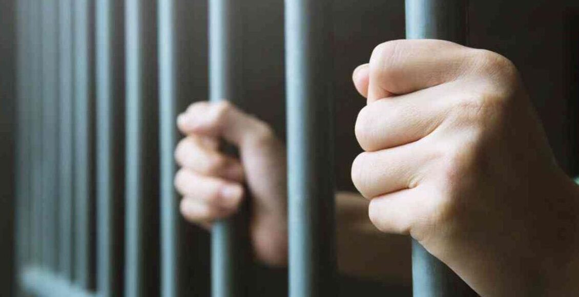 هل الحكم الجنائي ضد الزوج قرينة علي الحكم عليه بتطليق الزوجة  :-