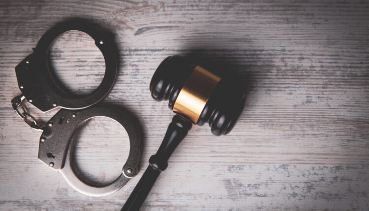 الفرق بين الجنحة والجناية في القانون المصري